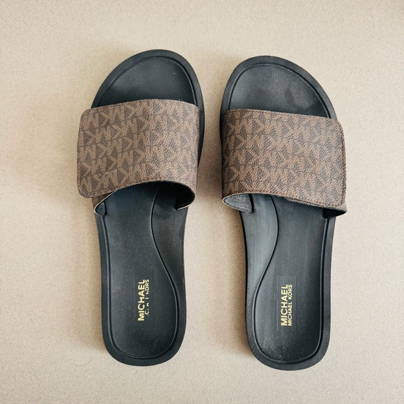 Michael Kors sandals, size 9 women’s, MK logo, USED - Picture 2 of 10